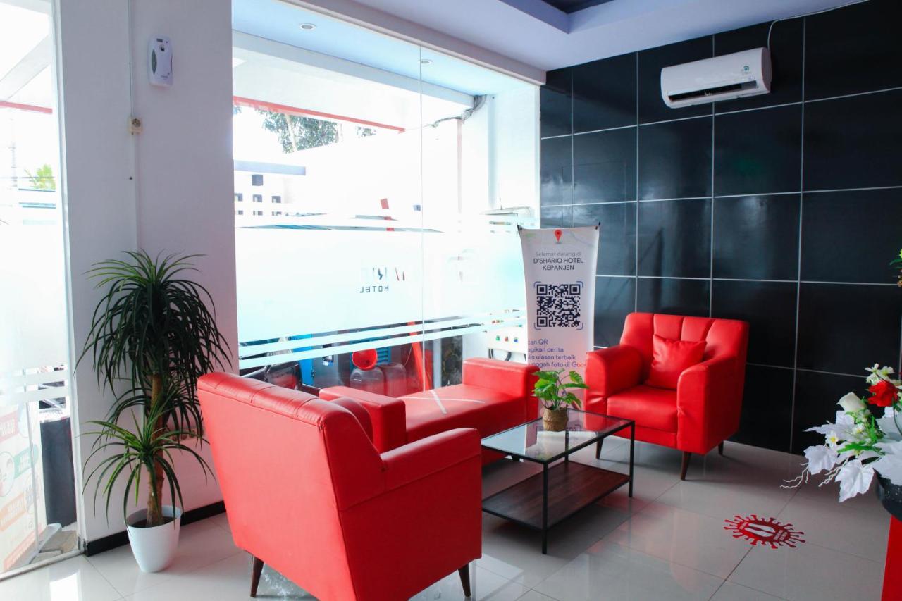 D'Shario Hotel Kepanjen Malang Exterior photo