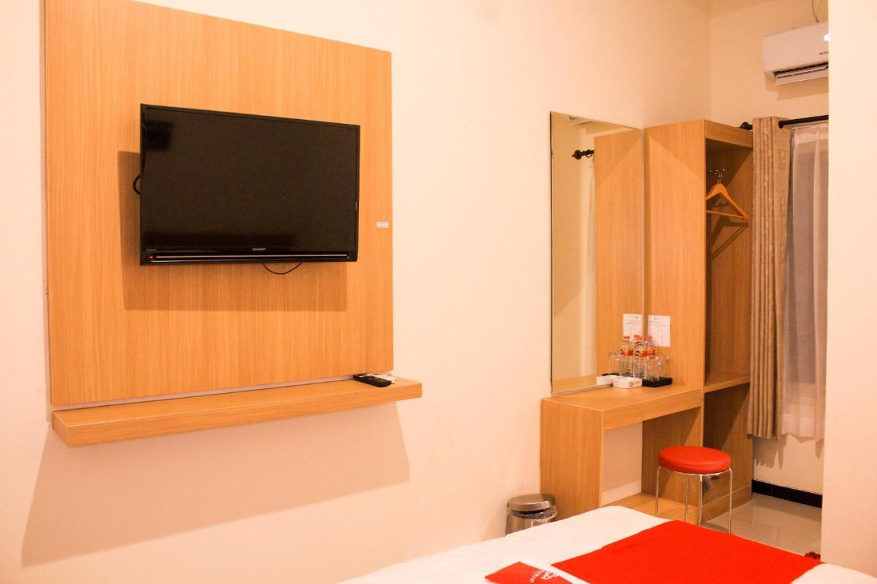 D'Shario Hotel Kepanjen Malang Exterior photo