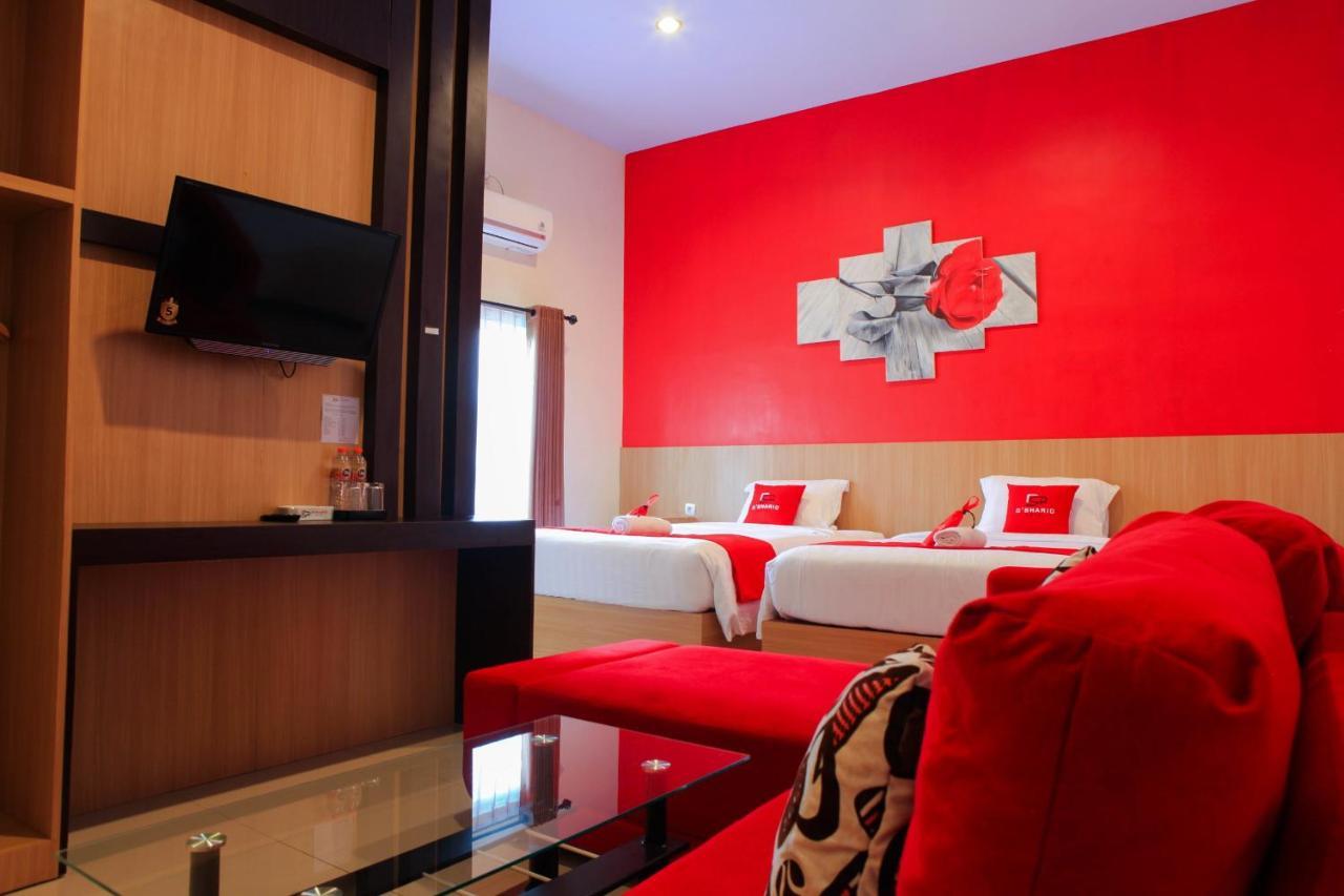 D'Shario Hotel Kepanjen Malang Exterior photo